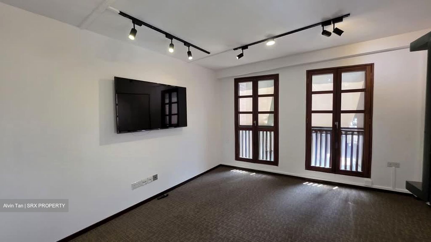 Jalan Besar Plaza (D8), Shop House #600250401